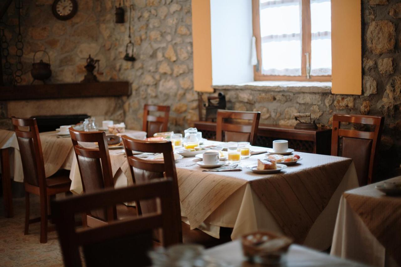 La Casona De Cardes Otel Onís Dış mekan fotoğraf